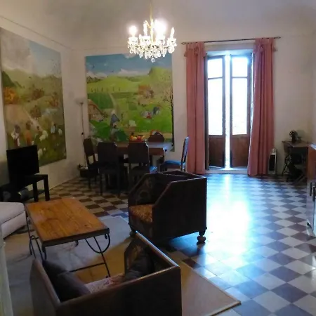 Apartament Charming Large House With Terrace